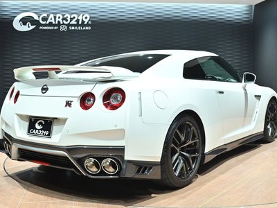 NISSAN GT-R - 4