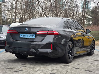 BMW I5 - 4
