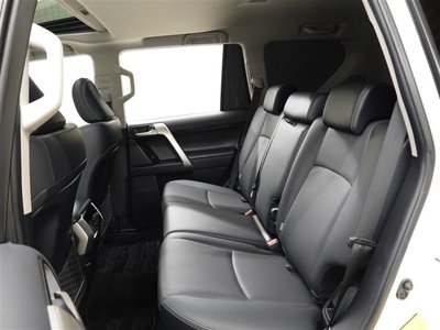 TOYOTA LAND CRUISER - 10