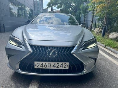 2023 Lexus ES 照片 1