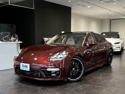 PORSCHE PANAMERA - 1
