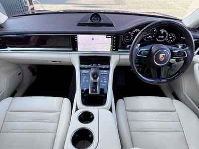 PORSCHE PANAMERA - 4