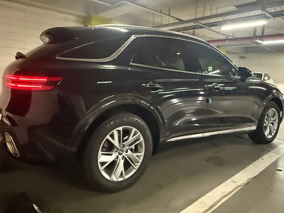 صورة 2 لـ 2023 Genesis GV70