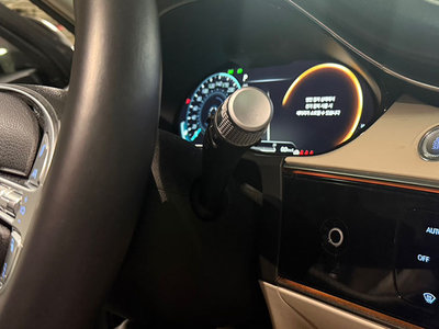 صورة 7 لـ 2023 Genesis GV70