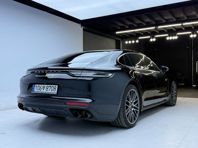 PORSCHE PANAMERA - 3