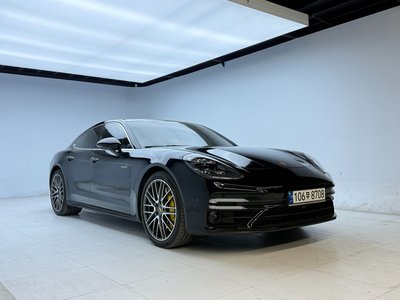 PORSCHE PANAMERA - 4