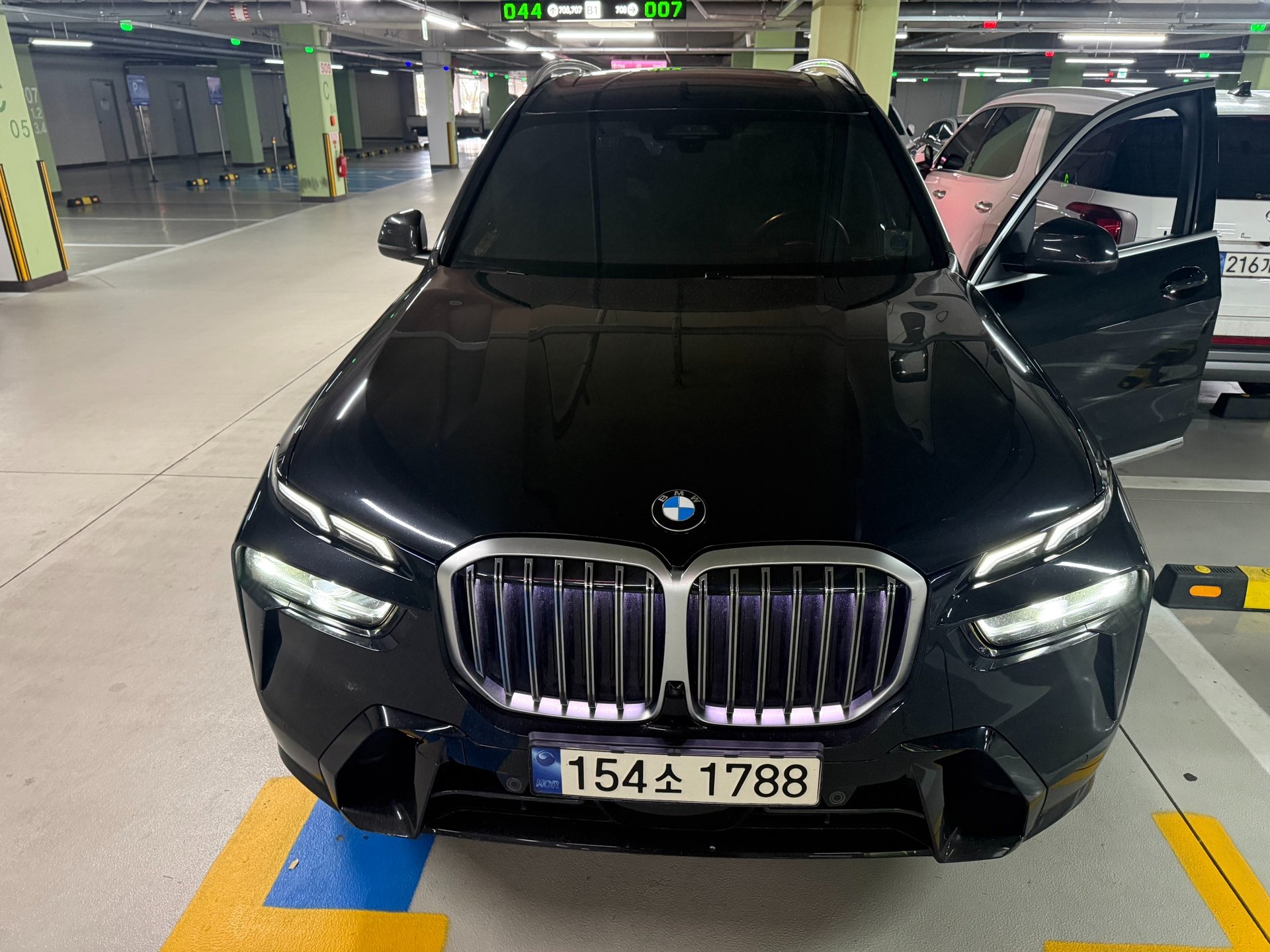 BMW X7 - View 1