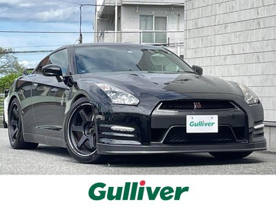 NISSAN GT-R