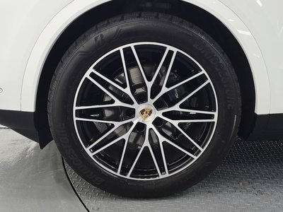 صورة 6 لـ 2024 Porsche CAYENNE