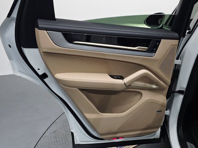 صورة مصغرة 15 لـ 2024 Porsche CAYENNE