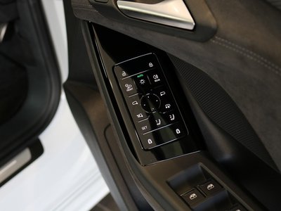 2025 AUDI A6 AVANT E-TRON thumbnail 24
