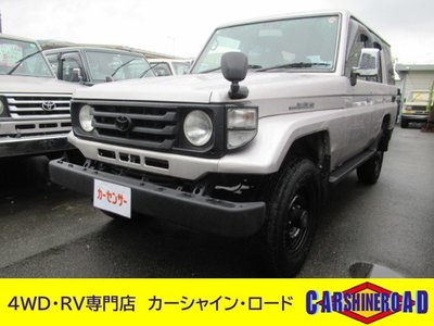 TOYOTA LAND CRUISER 70 - 1