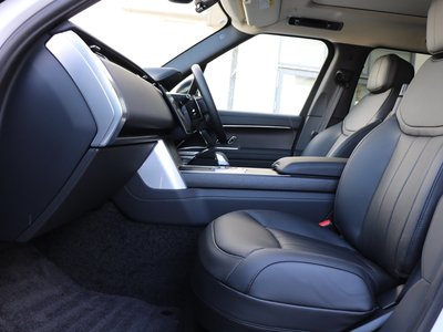 2025 LAND Rover RANGE ROVER photo 2