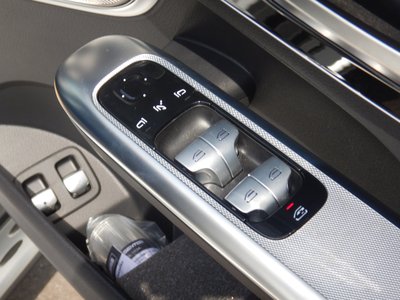 2024 Mercedes-BENZ GLC — миниатюра 38
