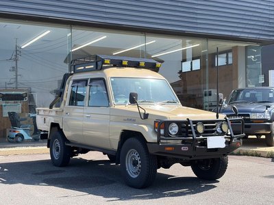 TOYOTA LAND CRUISER 70 - 1