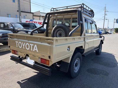TOYOTA LAND CRUISER 70 - 5