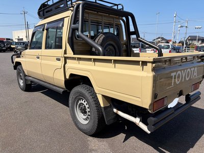 TOYOTA LAND CRUISER 70 - 6