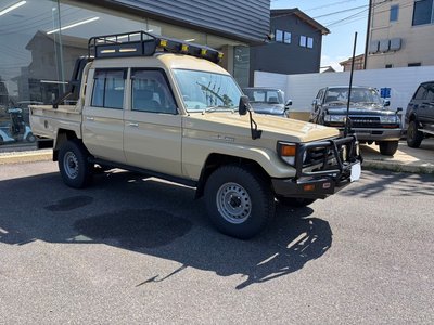 TOYOTA LAND CRUISER 70 - 2