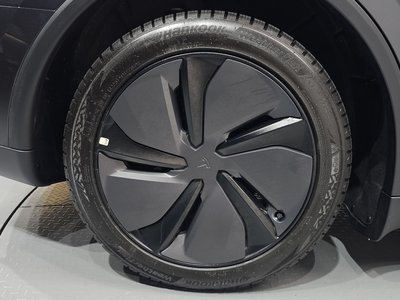 TESLA MODEL Y - 8