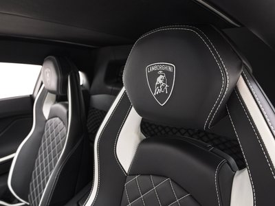 صورة مصغرة 17 لـ 2019 Lamborghini AVENTADOR