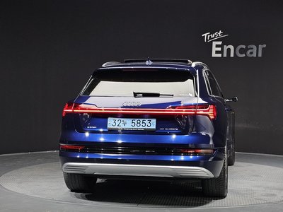 AUDI E-TRON - 3