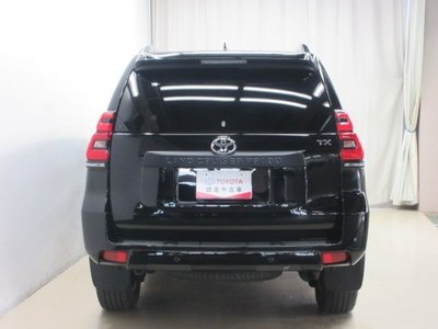 2023 Toyota LAND CRUISER PRADO photo 4