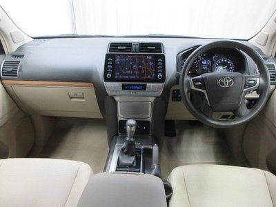 2023 Toyota LAND CRUISER PRADO photo 6