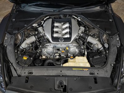 NISSAN GT-R - 5