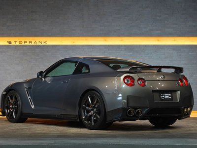 NISSAN GT-R - 4