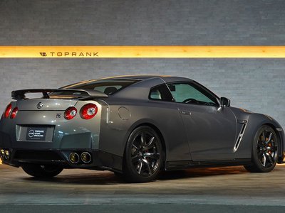 NISSAN GT-R - 3
