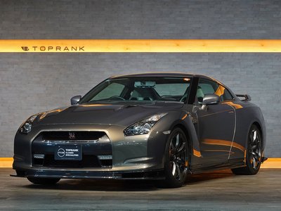 NISSAN GT-R - 10