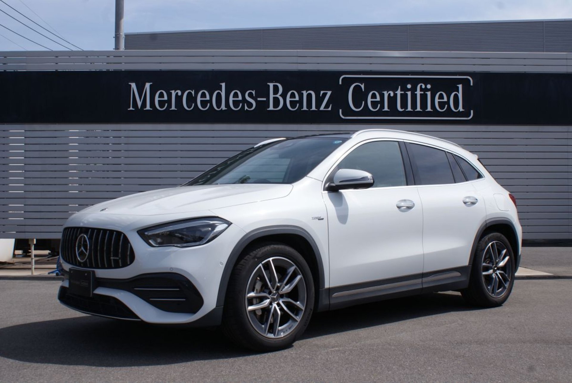 MERCEDES-BENZ GLA AMG - View 1