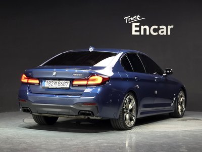 2021 BMW 5 SERIES — фото 4