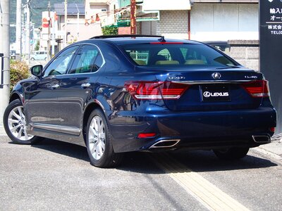 LEXUS LS - 6