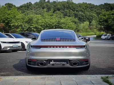 صورة 9 لـ 2021 Porsche 911