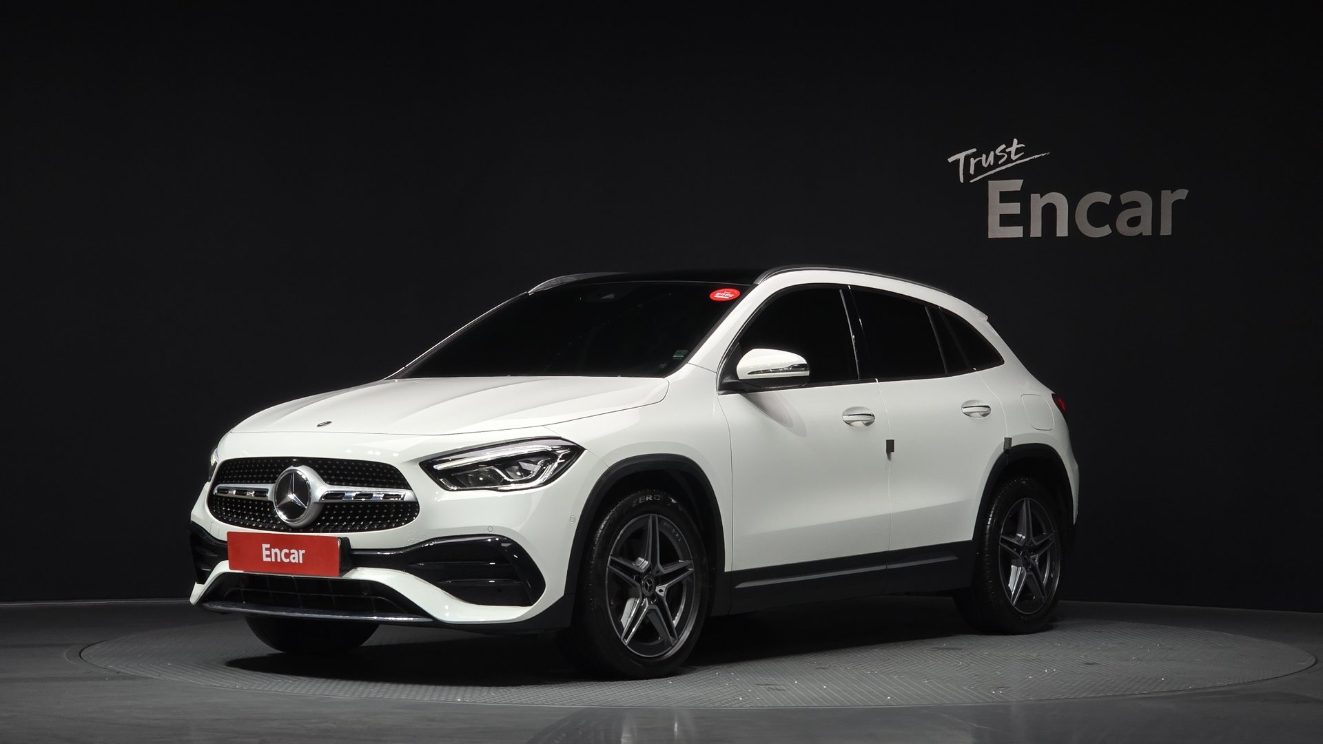 MERCEDES-BENZ GLA - View 1