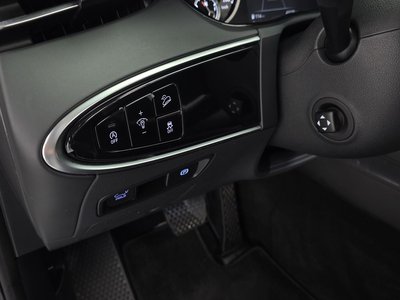 2022 Genesis GV70 — миниатюра 14