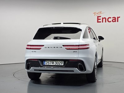 صورة 4 لـ 2022 Genesis GV70