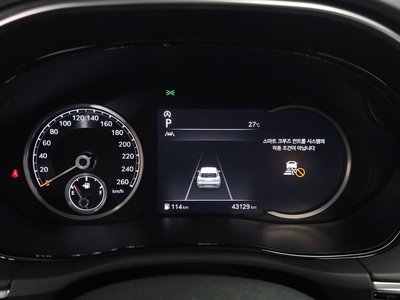 صورة 8 لـ 2022 Genesis GV70