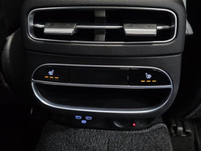2022 Genesis GV70 — миниатюра 18