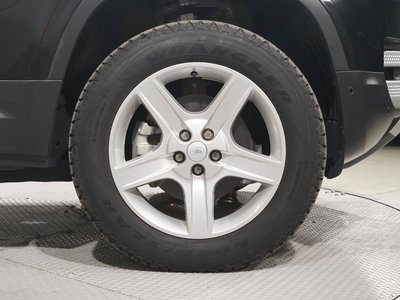 LAND ROVER DEFENDER - 7