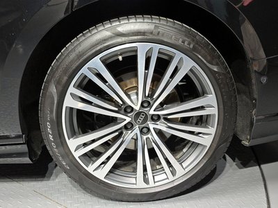 AUDI A8 - 8