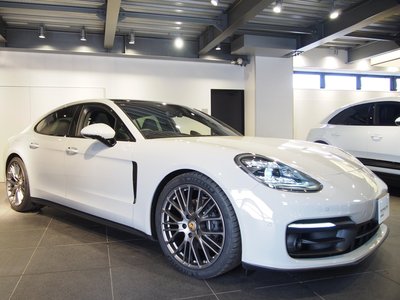 PORSCHE PANAMERA - 8