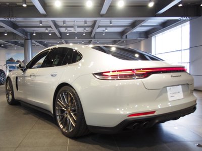 PORSCHE PANAMERA - 4