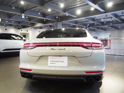 PORSCHE PANAMERA - 5