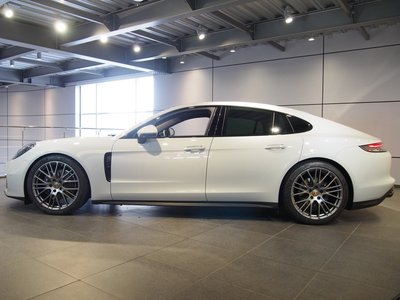 PORSCHE PANAMERA - 3