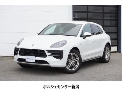 PORSCHE MACAN - 1