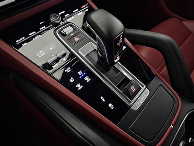 PORSCHE CAYENNE - 9
