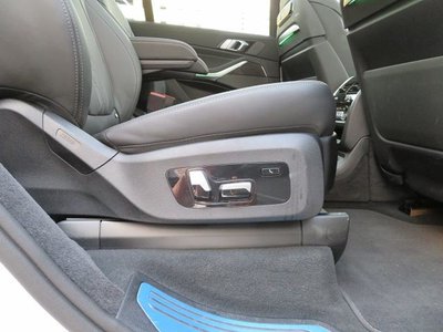 2025 BMW X7 — миниатюра 20