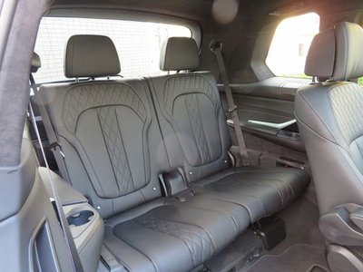 2025 BMW X7 — миниатюра 11